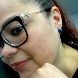 💎Treasure find 💎Pierced vintage blue post flower earring from Asia Handcarved